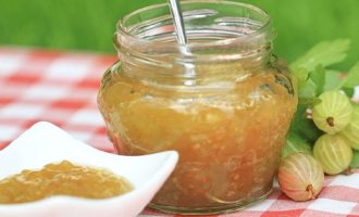 Kruisbessengelei voor de winter eenvoudige recepten