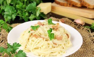 Carbonara pasta met spek en room