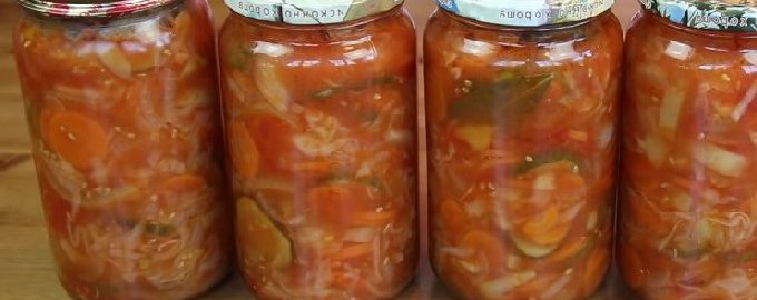 Komkommer, kool, tomatensalade