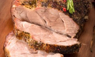 Varkensvlees in folie in de oven