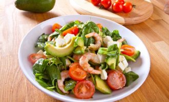 Garnalen en avocado salade