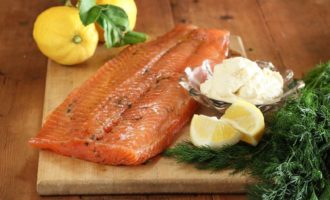 Zo maak je snel en lekker zoutforel thuis