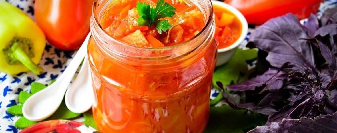 Lecho van paprika voor de winter om je vingers bij af te likken